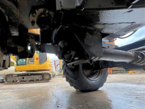 Undercarriage and wheel axles of Dumper